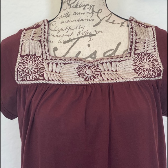 🍍EUC EMBROIDERED TOP - Picture 3 of 7